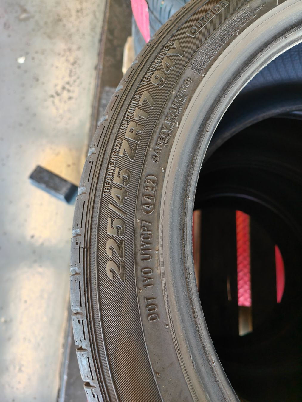 Pneus & Kompletträder: 225/45 R17 Sommerreifen – Gebraucht aus Oberengstringen von Reifen-Lagerverkauf 2