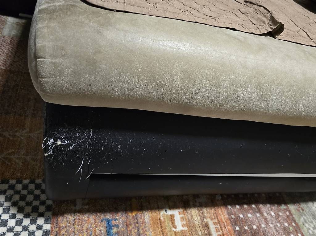 Sofas: Zu verschenken, Ecksofa mit LED, Schlaffunktion & Bettkasten – Gebraucht aus Sirnach von Sas1983 1