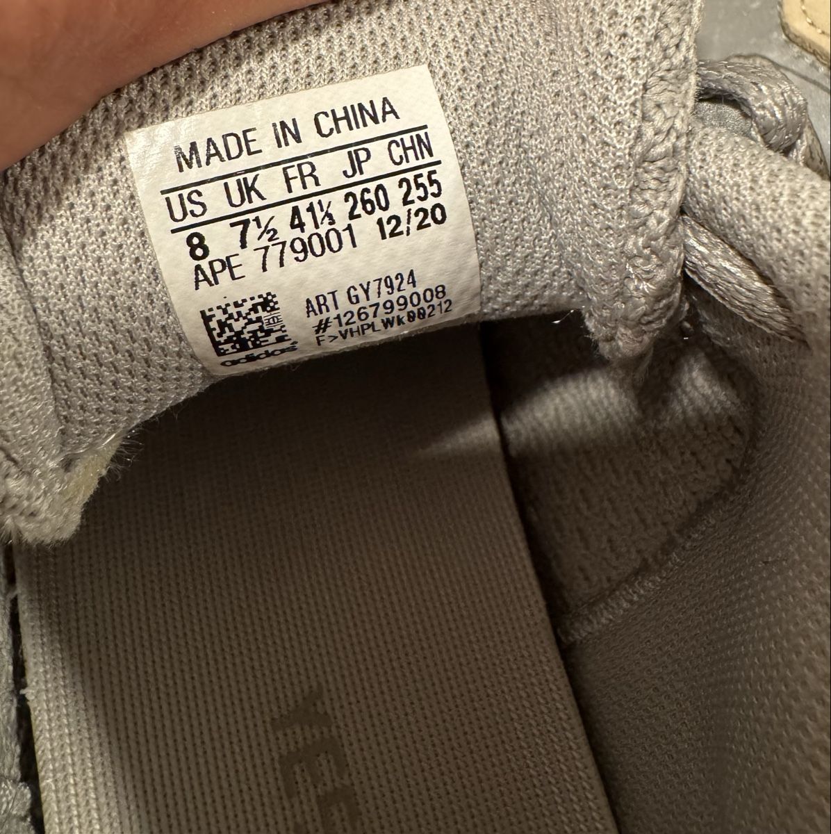 Adidas Scarpe da uomo: Adidas Yeezy Boost 700 V2 – Nuovo (secondo la descrizione) da Reinach BL venduto da Nushka89 4
