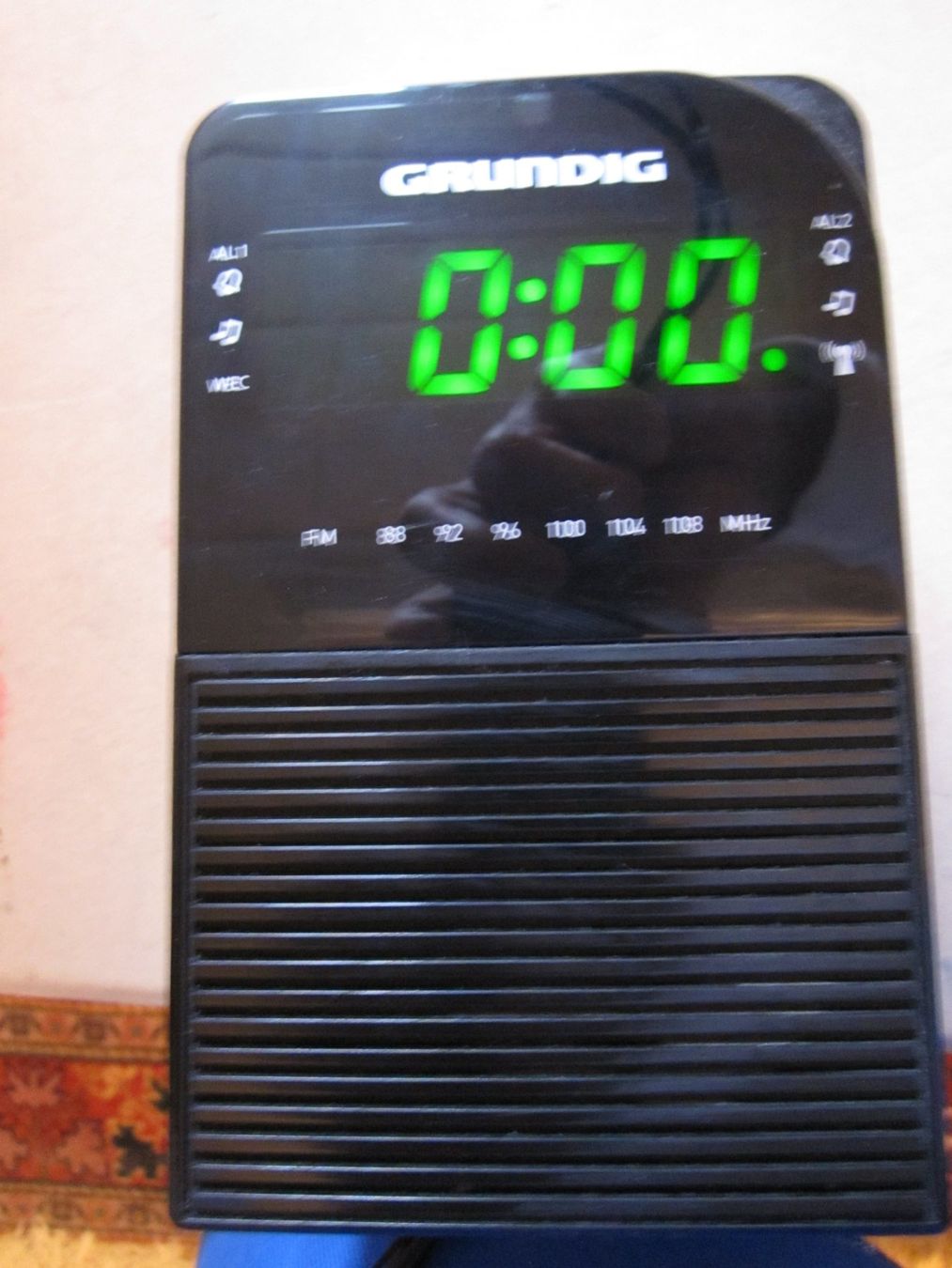 Grundig Radio: Radiowecker Grundig Sonoclock – Usato da Binningen venduto da fel_8mgn