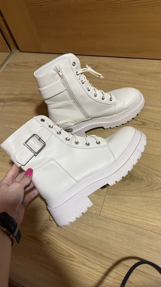 Chaussures femmes: Stiefel beige 41 – D'occasion à Bern par best.secondhand 1