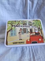 boite a biscuits vide le gendarme a St-Tropez