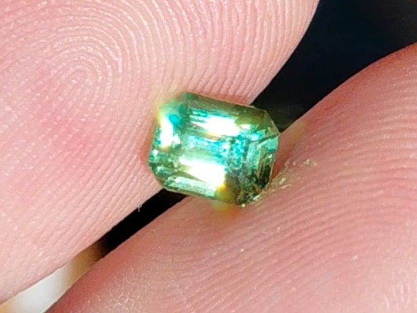 Pierres précieuses: Tsavorite Ultra Fire – D'occasion à Bévilard par Yougems