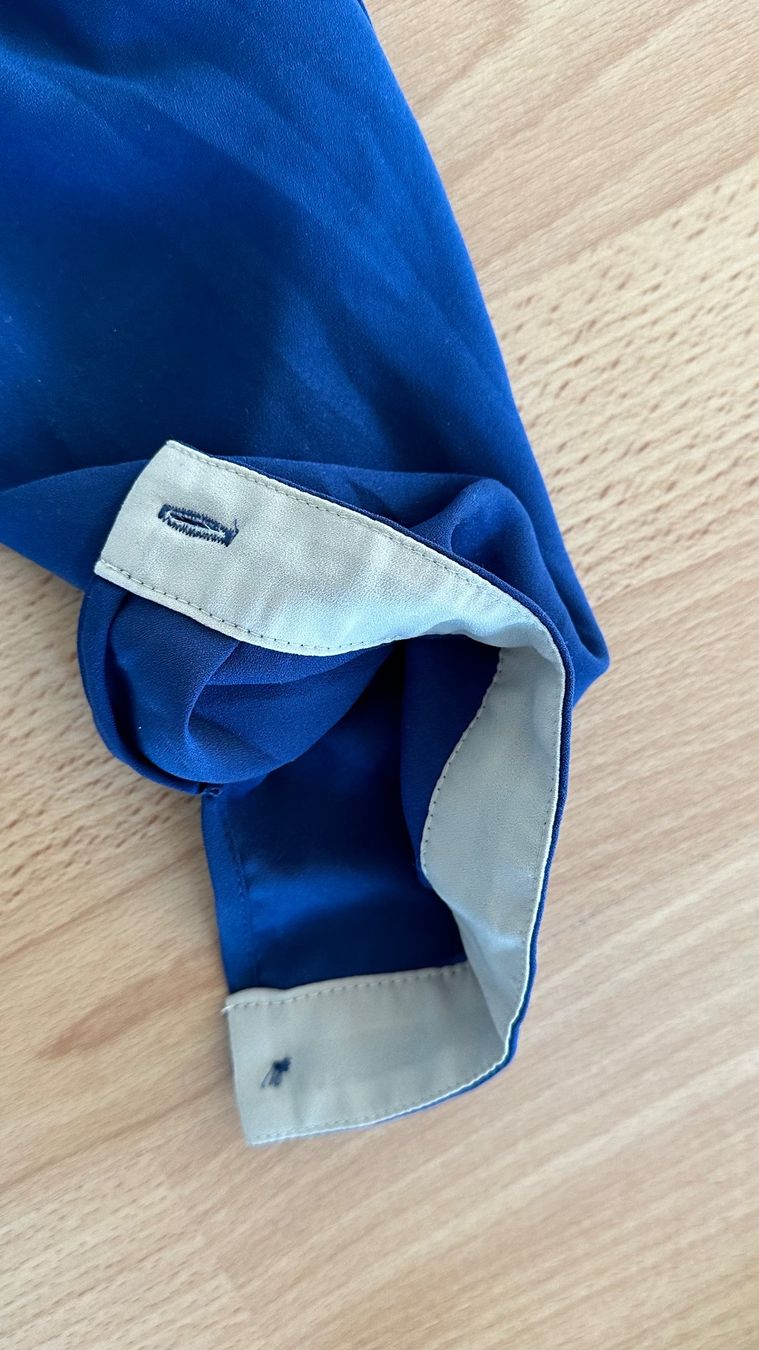 Esprit Camicette: ESPRIT Bluse blau mit beigen Details Gr 40 – Usato da Winterthur venduto da Secondhand-Family 1
