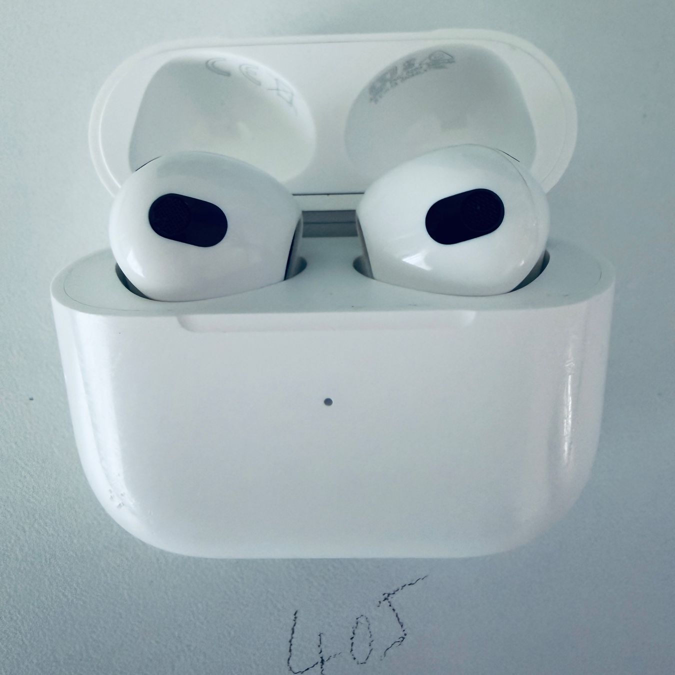 Apple Cuffie: Original Apple AirPods 3 Gen. Kopfhörer mit Wireless Case – Usato da Basel venduto da MY.AIRPODS.SHOP