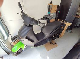 Vengo Scooter Electric V100-LI E-scooter