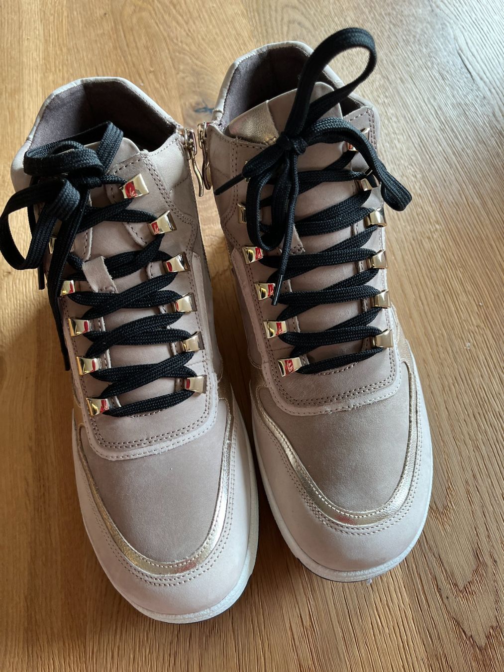 Scarpe da donna: Sneaker /// 38 /// Caprice – Nuovo (secondo la descrizione) da Brittnau venduto da Zofigerin