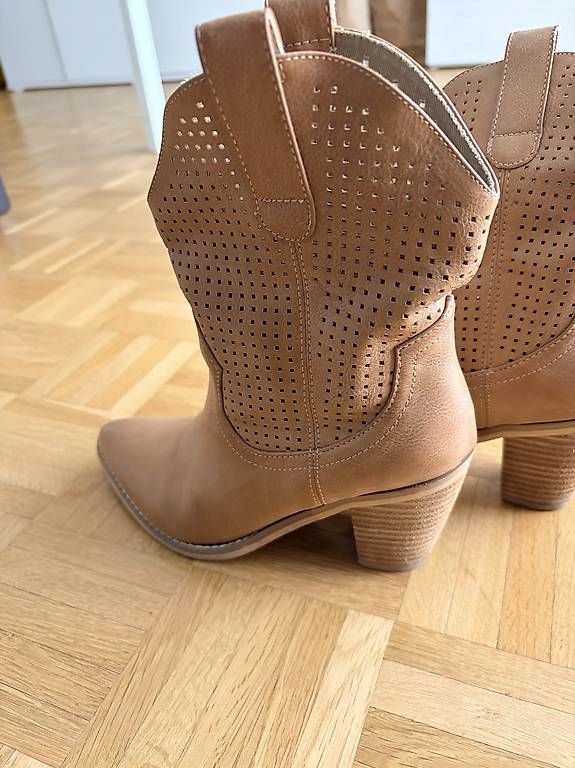 Chaussures femmes: Stivali  – D'occasion à Locarno par dol_2bfc 2