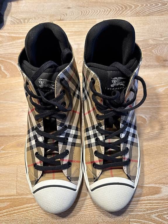 Herrenschuhe: Hohe Burberry Sneakers Grösse 43 – Gebraucht aus Meilen von DavideL02 1