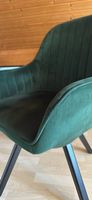 Chaise en velours vert comme neuf
