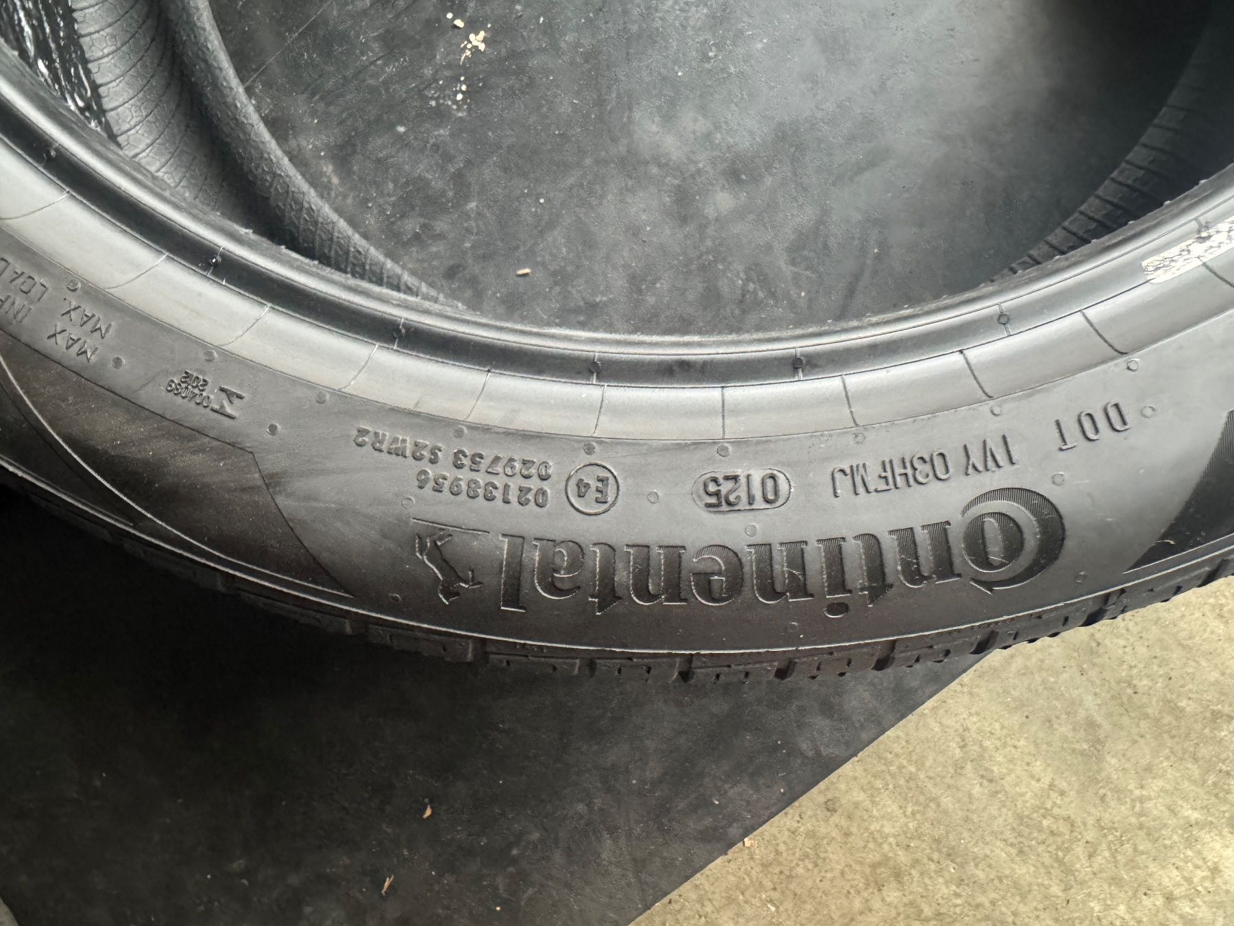 Continental Pneumatici & Ruote complete: 275/40R21 – Usato da Widen venduto da Dinero02 1