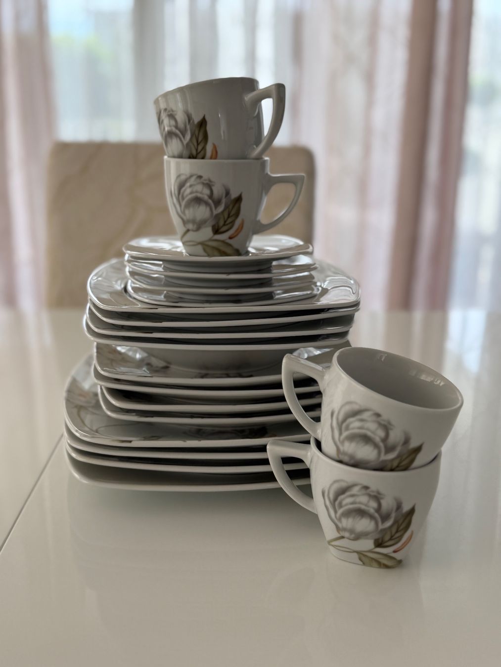 Services de table: 4 Tellern, Geschirrset – D'occasion à Hinwil par Cicciofabe 3