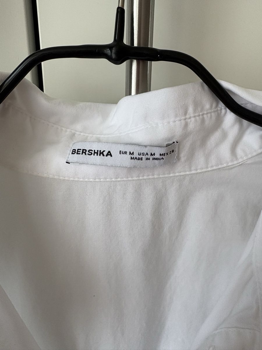 Bershka Camicette: Oversized white Shirt – Usato da St. Gallen venduto da KatieEugster 3