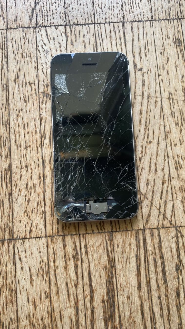 Apple Telefoni cellulari / Smartphones: 2 iphone XR-2 iphone 6-1 iphone 5 – Usato da Schaffhausen venduto da Kadiro 5