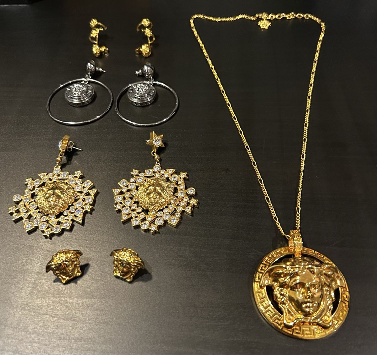 Versace Ohrringe & -stecker: Versace Medusa Ohrringe  – Gebraucht aus Ebmatingen von Christopher123 5