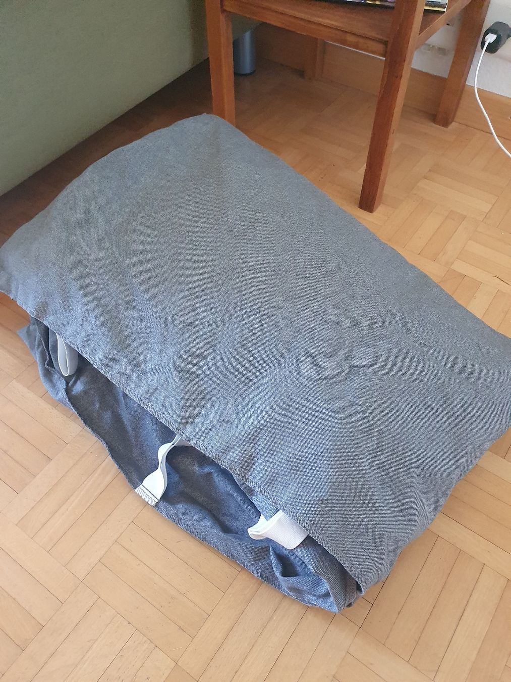 Sofas: Klippan Bezug grau, 2er-Sofa Ikea – D'occasion à Luzern par carmona.