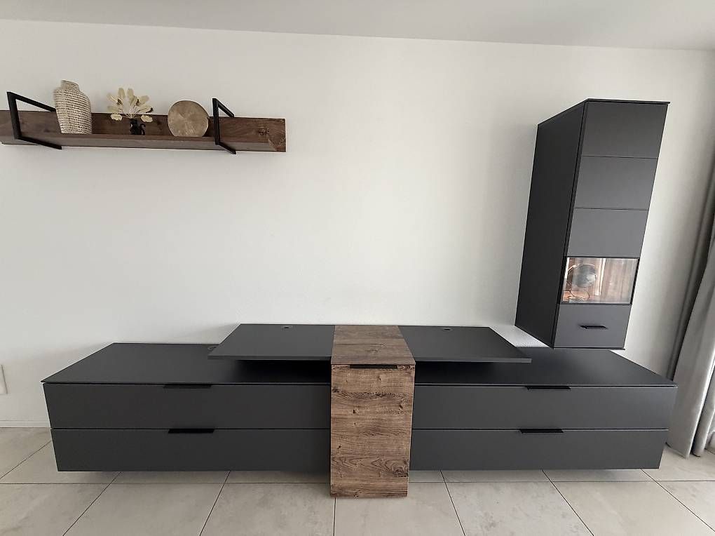 Mobili TV: Wohnwand in Graphit & Holzoptik – Usato da Emmen venduto da eve_vq8m