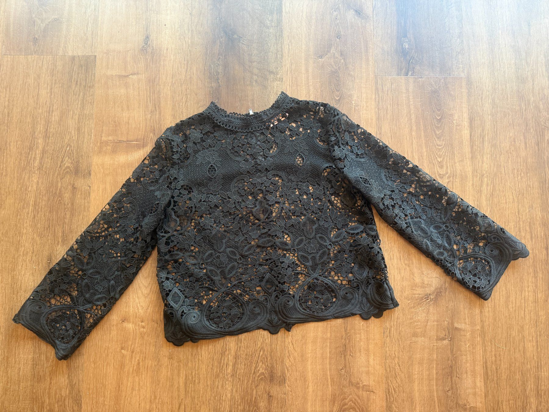 Kooples Top: The Kooples floral lace top – Usato da St-Sulpice VD venduto da juhdu 1