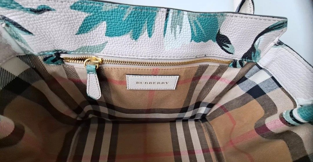 Burberry Borse da donna: Original Burberry Special Eddition Ledertasche – Usato da Liestal venduto da Mas-Y-Mas 9