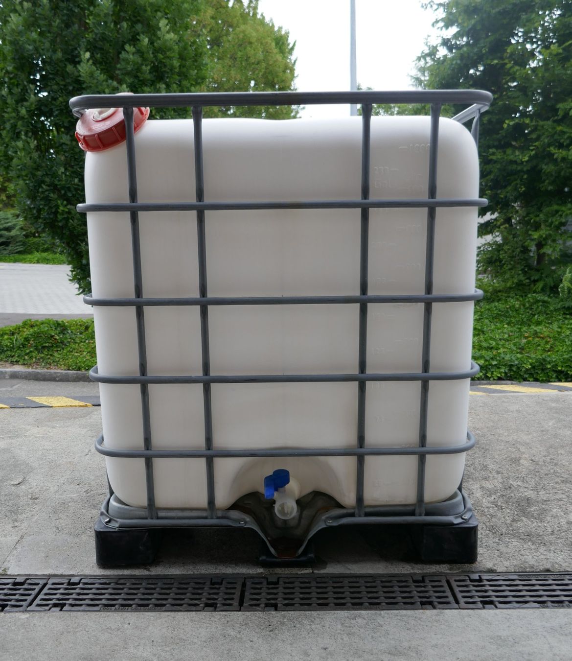 Abbeveratoi e trogoli: IBC-Tank, Wassertank, 1000 Liter – Usato da Port venduto da uzuku