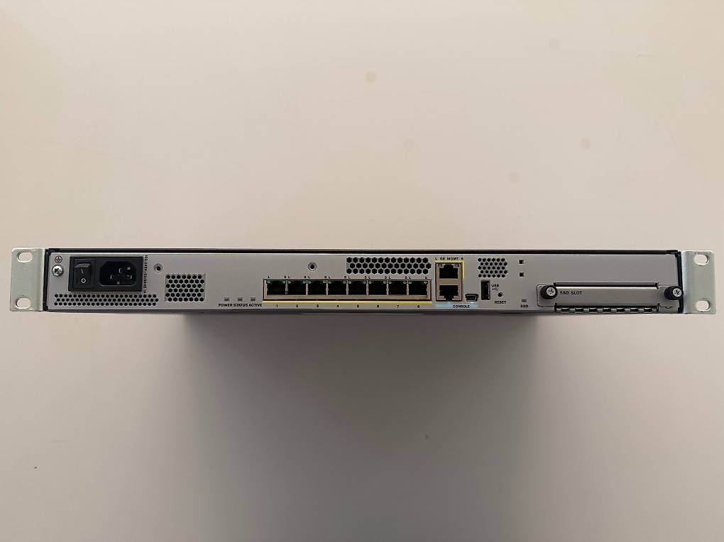 Firewall: Firewall Cisco ASA 5508-X – Usato da Genève venduto da thibaudrossetti