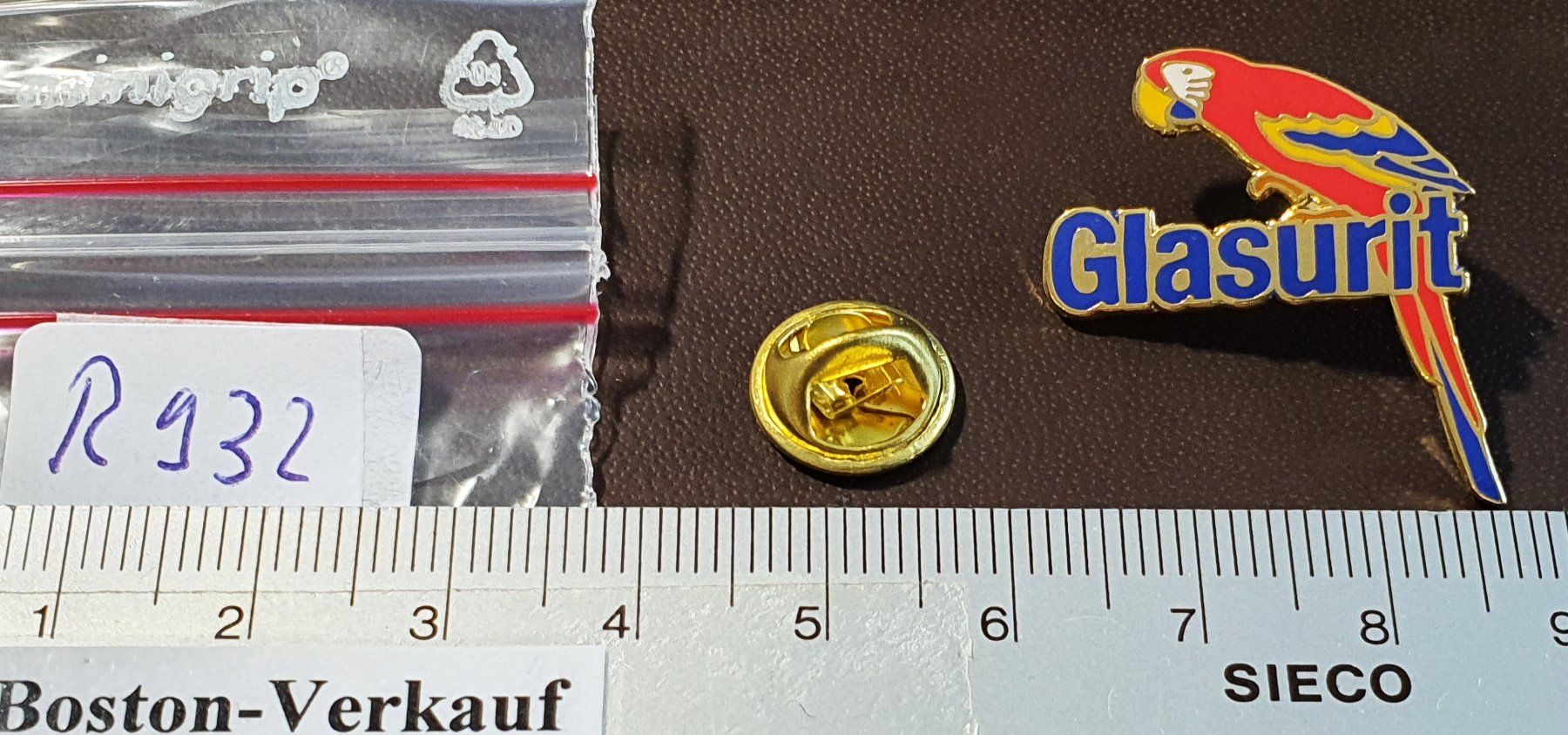 Placchette & Badge: R932 - Pin Papagei - Glasurit – Usato da Reinach BL venduto da Boston-Verkauf 1