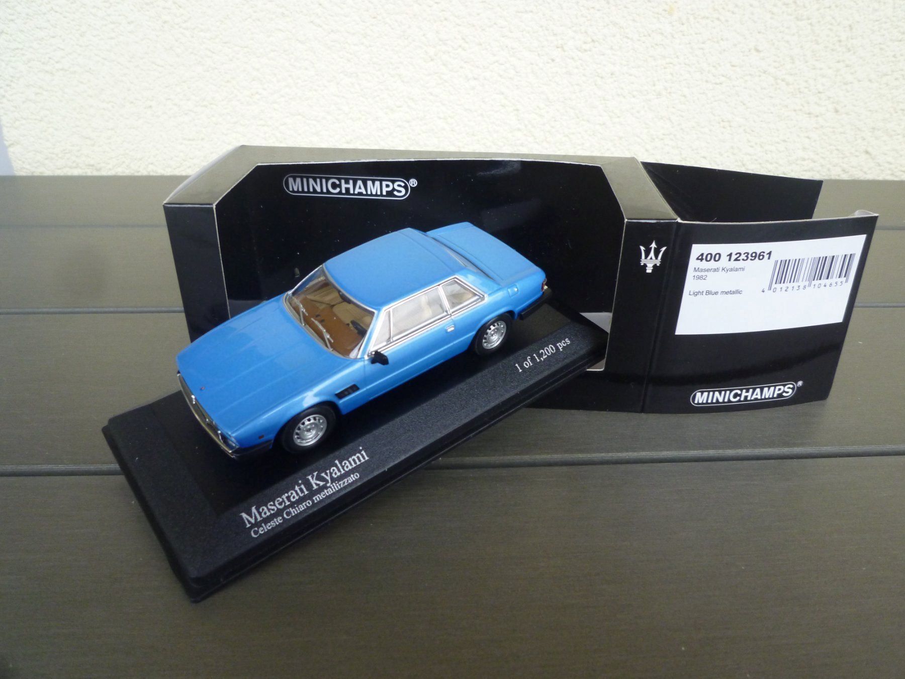 Minichamps Modellini d'auto: Maserati Kyalami (1982) – Nuovo e nell'imballaggio originale da Flawil venduto da Imperiosud