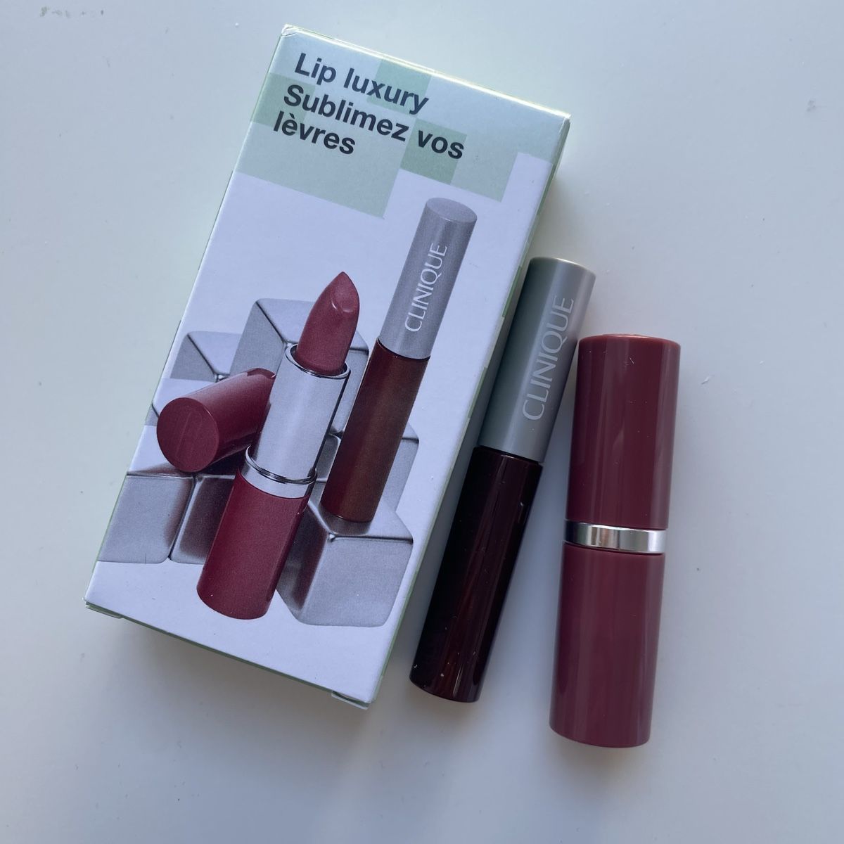 Clinique Make-up: Clinique Black Honey Lippenstift Set – Nuovo e nell'imballaggio originale da Givisiez venduto da sgu_k58r