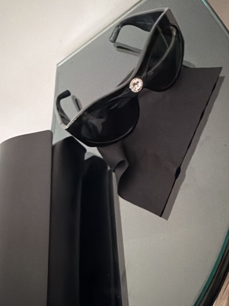 Saint Laurent Occhiali & Lenti: Saint Laurent sunglasses (almost new) – Nuovo (secondo la descrizione) da Genève venduto da val_rp9x 3