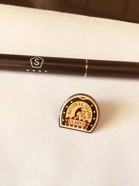 Placchette & Badge: Buttons Glarus National Saloon – Usato da Zürich venduto da gol_jc2x
