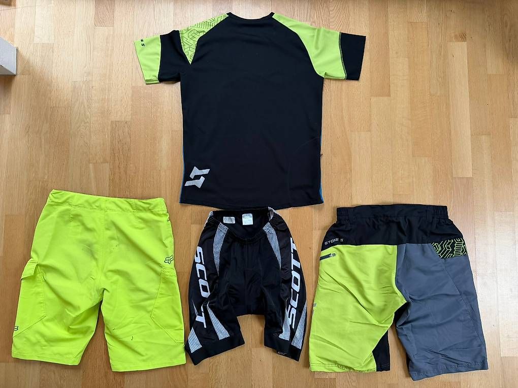 Lotti di vestiti: Bike Kleider-Set – Usato da Kriens venduto da Rina456 1