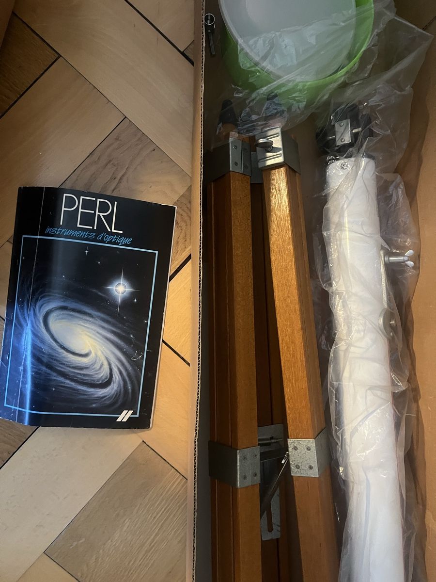 Telescopi: PERL ICARUS 60/910 AC 17 Teleskop mit Holzstativ – Usato da Bern venduto da ele_tg62