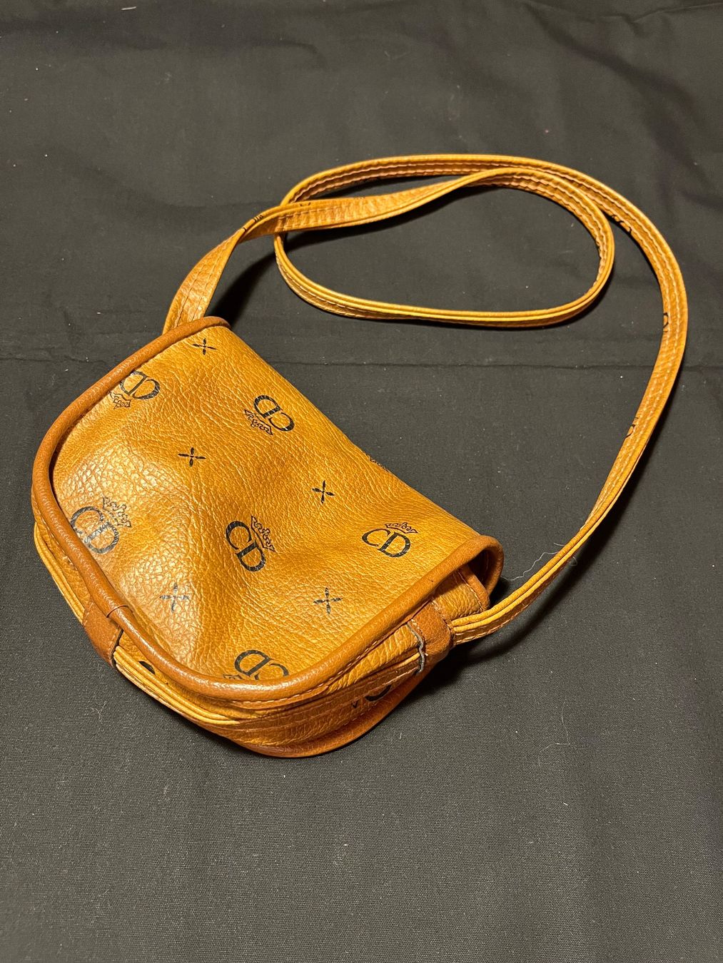 Borse da donna: Edle Handtasche / Umhängetasche braun – Usato da Zürich venduto da olivier0310 3