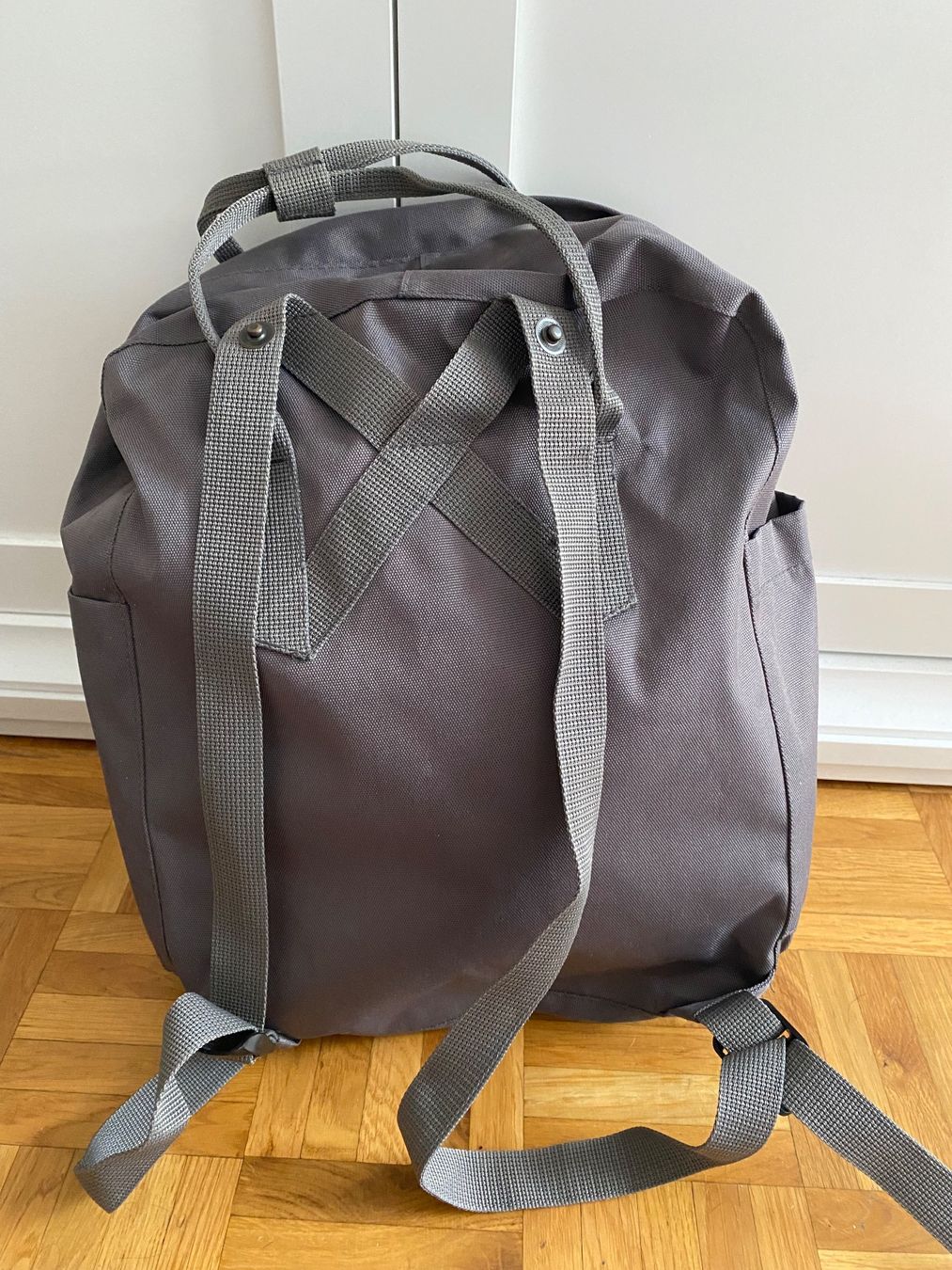 Fjällräven Zaini: Fjallraven Kanken Grau Rucksack – Usato da Givisiez venduto da dor_xb9k 2