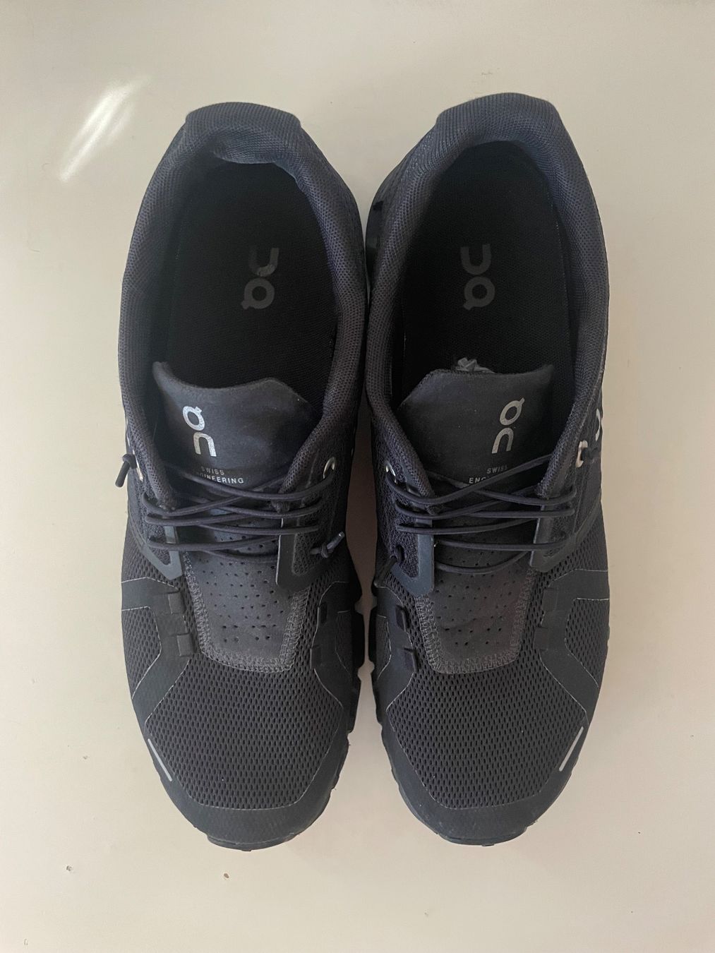 On Scarpe da uomo: Schwarze On Running Cloud 6 Schuhe Gr. 42.5 – Usato da Adliswil venduto da maximiliann 2