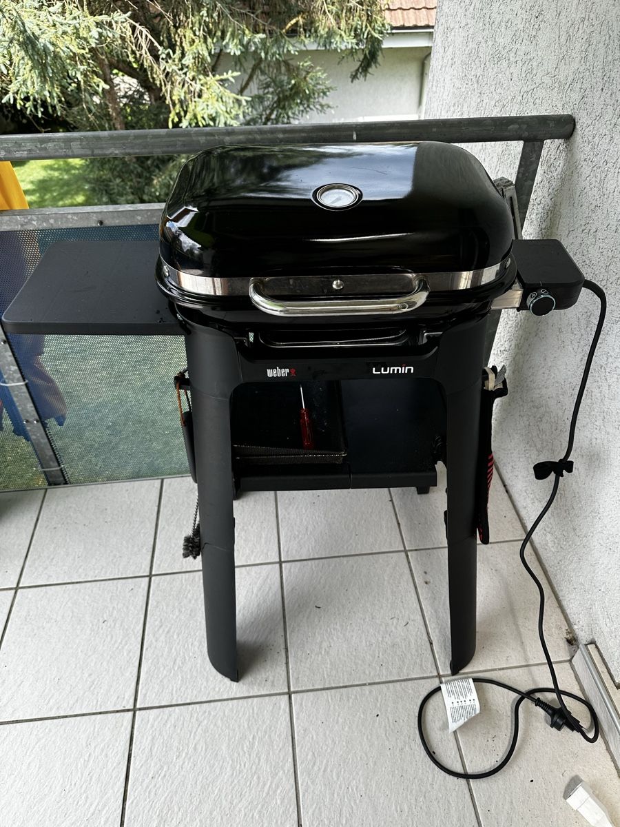 Griglie: Weber Lumin Elektrogrill mit Weber  Standfuss ! – Usato da Utzenstorf venduto da Vegas1177