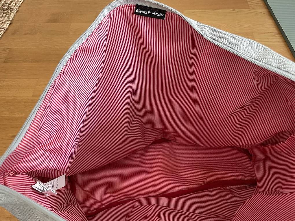 Herschel Taschen: Herschel Tasche – Gebraucht aus Luzern von bse_11x 2