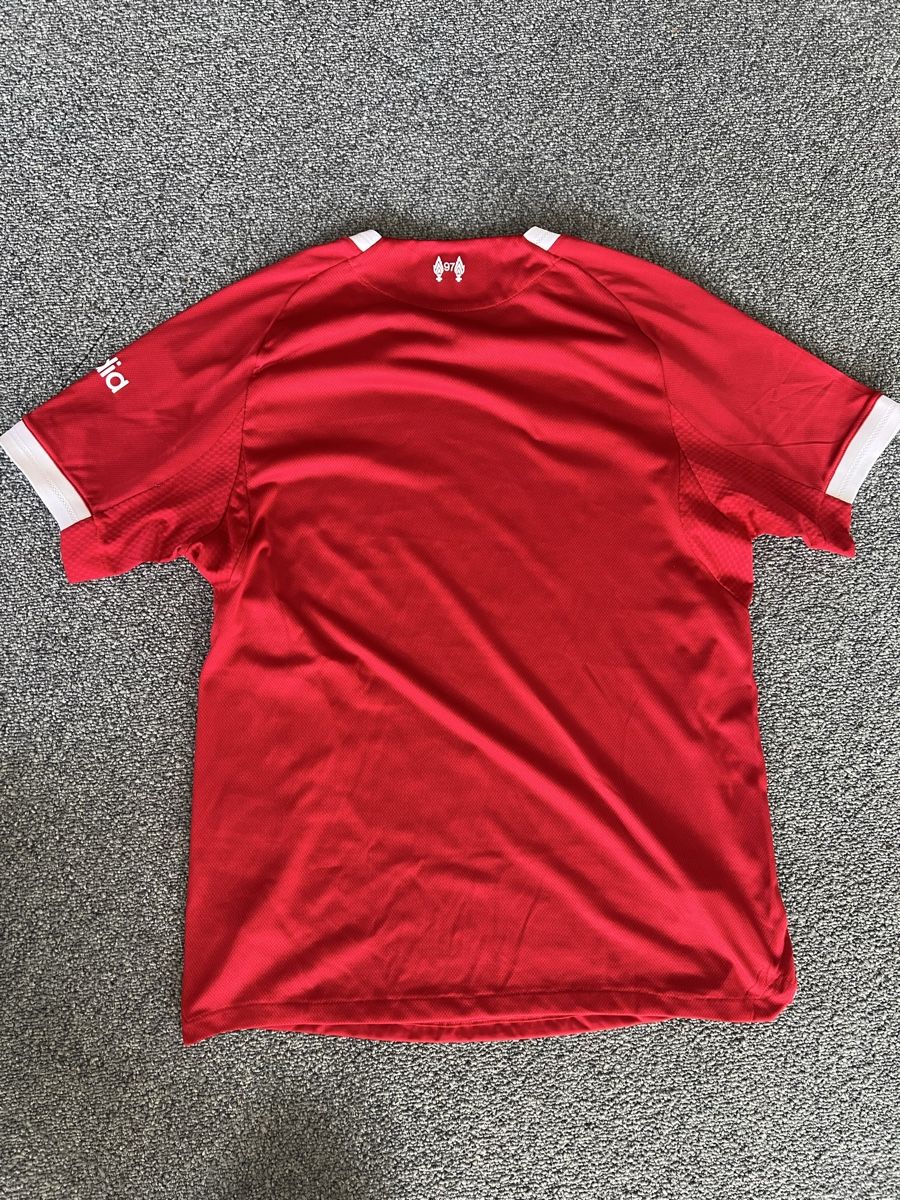 Leibchen & Hosen: Maillot Liverpool 2025 2026 – Gebraucht aus Oulens-Echallens von kem_5skl 2