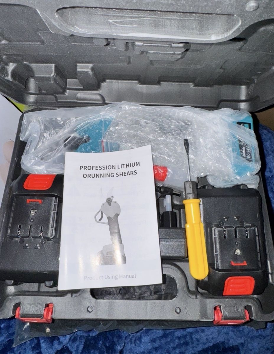 Alle Werkzeuge: Akku Astschere Profession Lithium neu – Neu und originalverpackt aus Flamatt von Vm_t