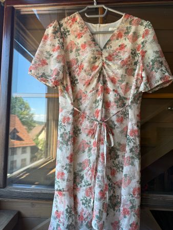 Kleid Blumenmuster