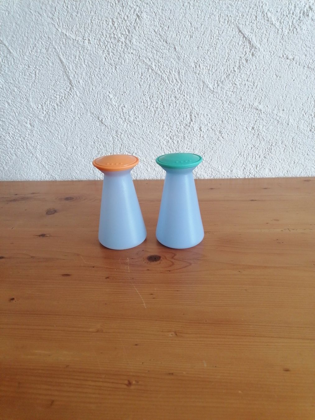 Tupperware Contenitori & Simili: (KOPIE) Tupperware Universalstreuer Salz Pfeffer – Nuovo (secondo la descrizione) da ennetmoos venduto da Andy770098