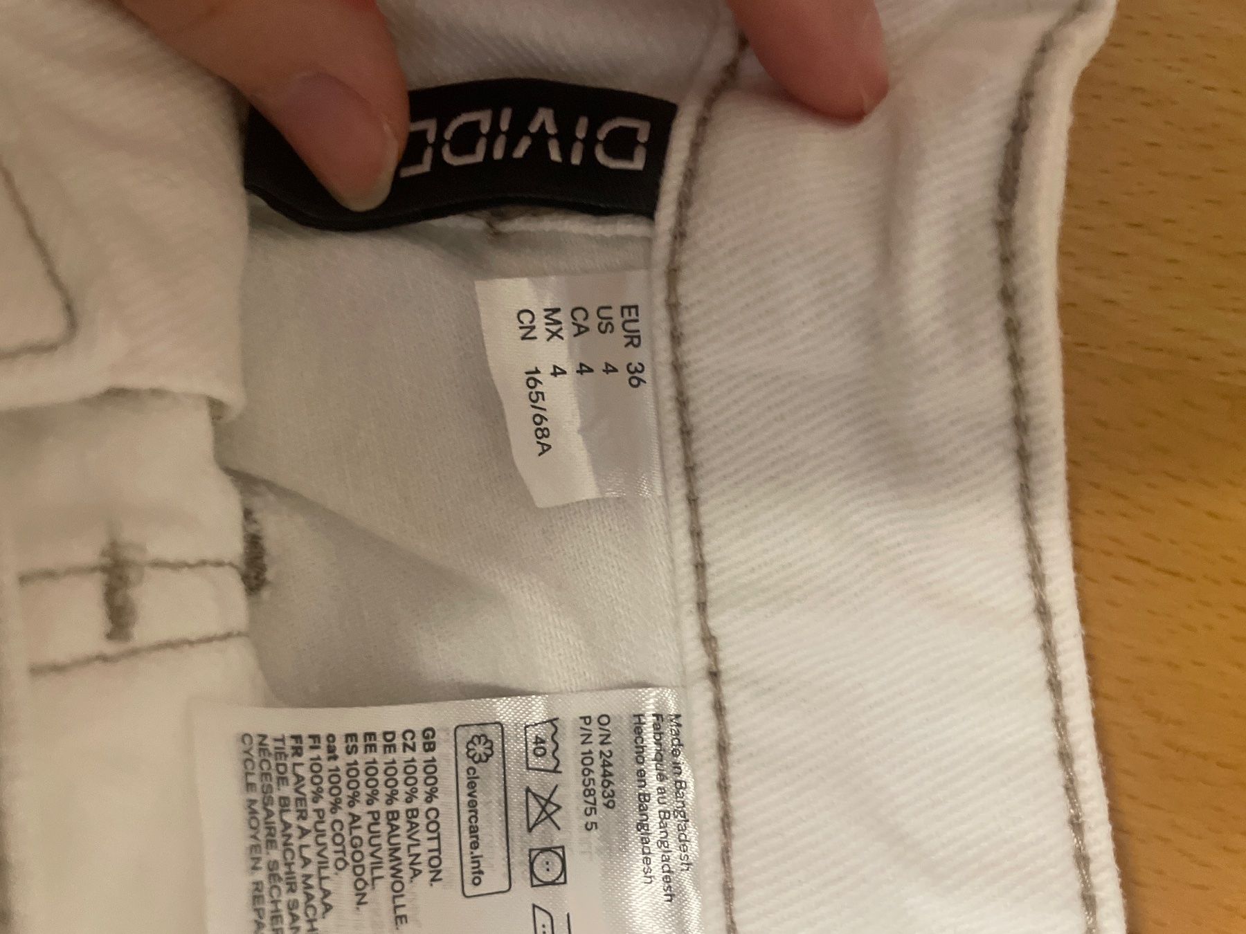 Jeans: Weisse Cargo Jeans – Usato da Oberengstringen venduto da pri_c8jk 1