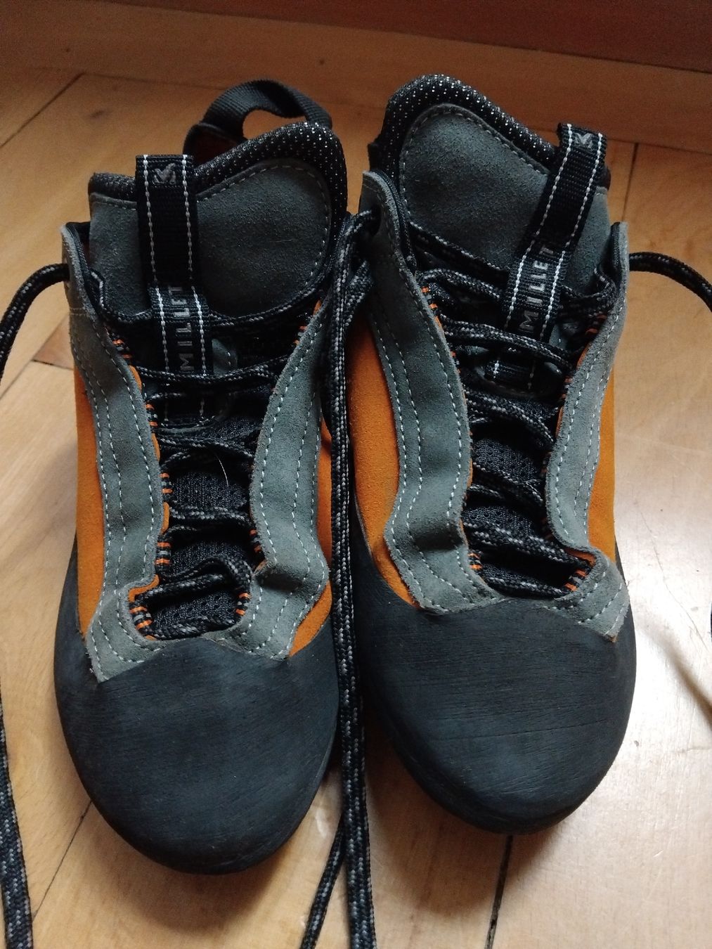 Millet Herrenschuhe: Chaussures Millet Escalade orange gris taille 38 – Gebraucht aus Peseux von Seven_life