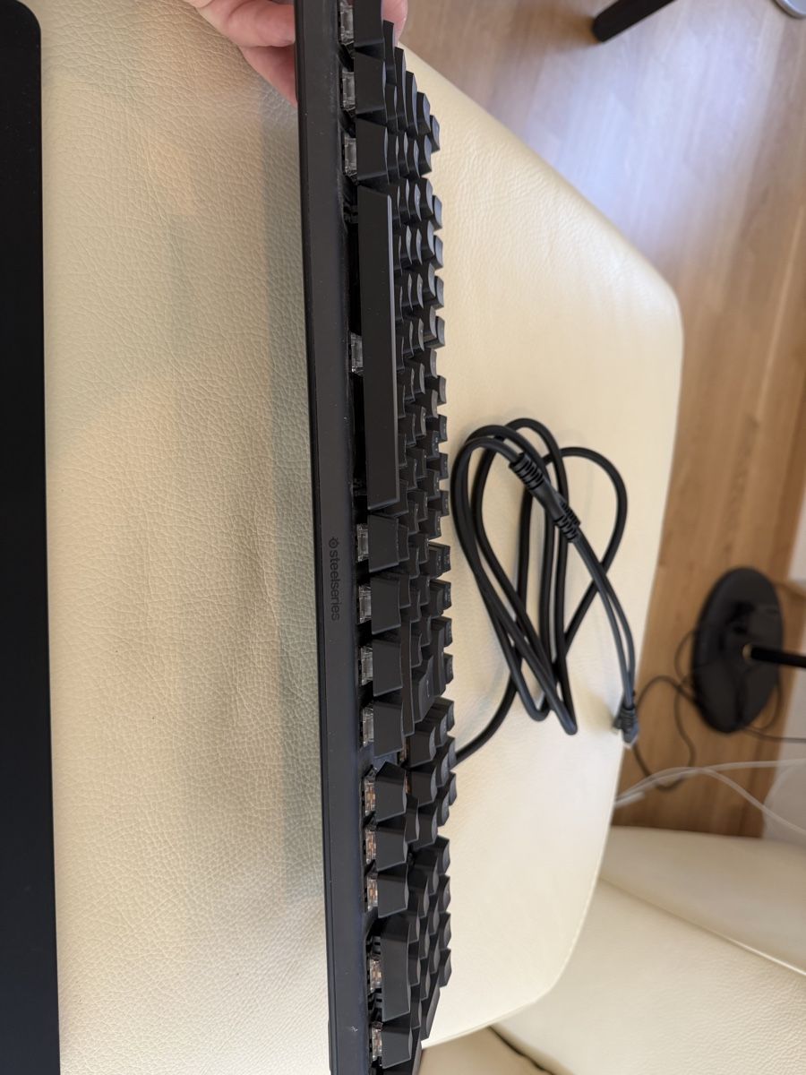 Claviers: STEELSERIES Apex Pro – Neuf (Voir description) à Chêne-Bougeries par adzg 2