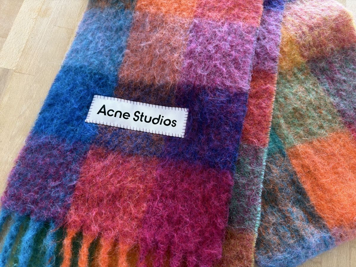 Acne Studios Foulards & écharpes: Acne Studios Mohair Checked Scarf – D'occasion à Männedorf par flo_xbz7 2