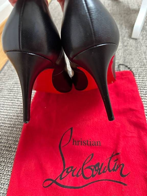 Christian Louboutin Damenschuhe: Original Christian Louboutin Simple Pumps - 38.5 – Gebraucht aus Basel von Ste_j5qf 3
