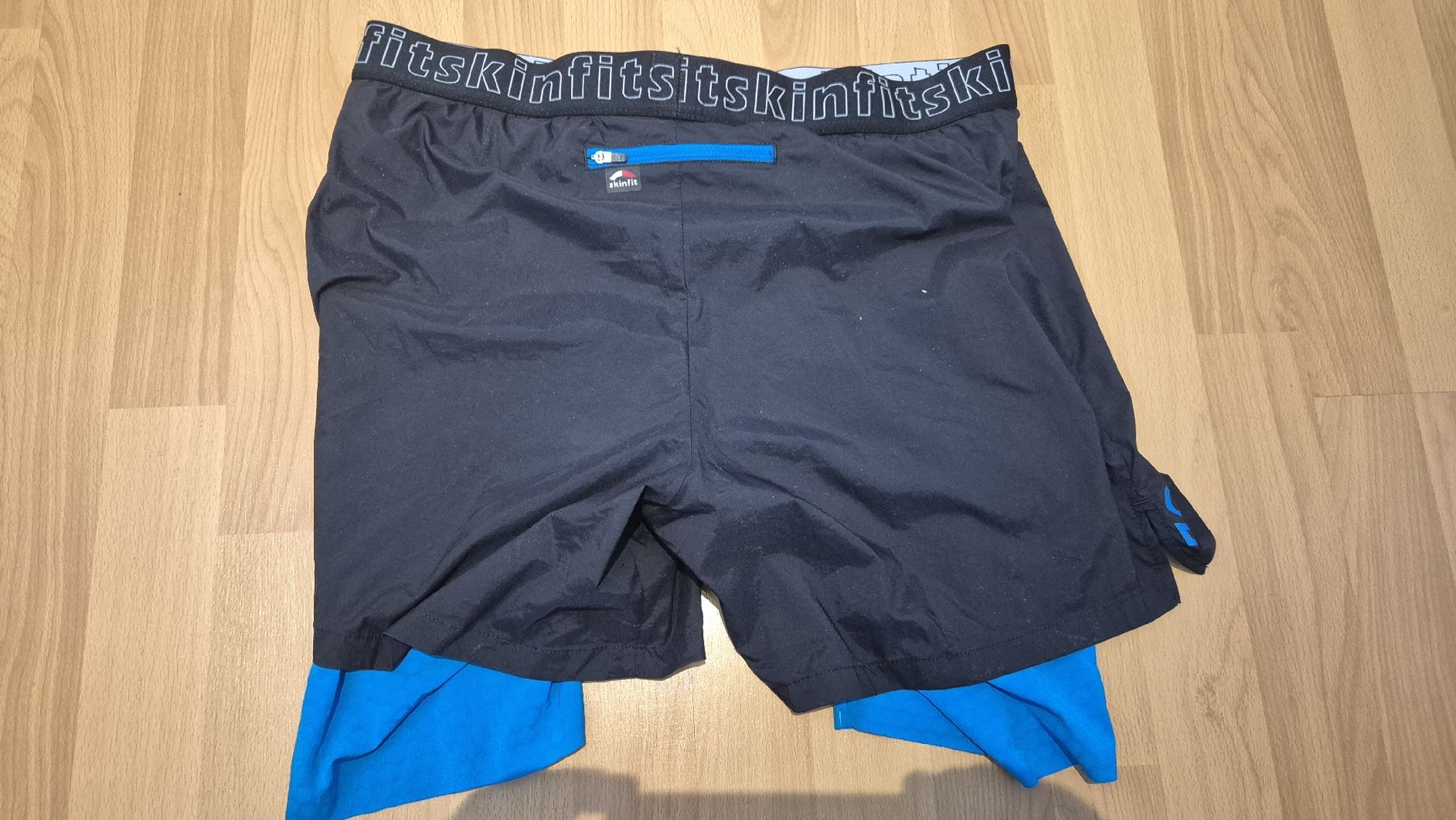 Skinfit Pantaloni: Skinfit Trail Running Shorts Grösse L – Usato da Gattikon venduto da Fazender 3
