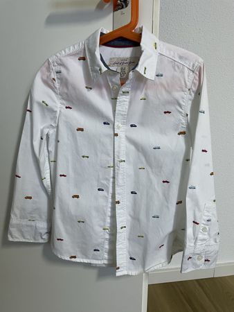 Boys' shirt with car print, size 122/128