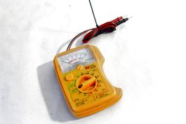 Kleines MULTIMETER mit diversen Kabel, funktionsgeprüft