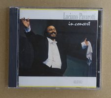 Luciano Pavarotti In Concert - T1